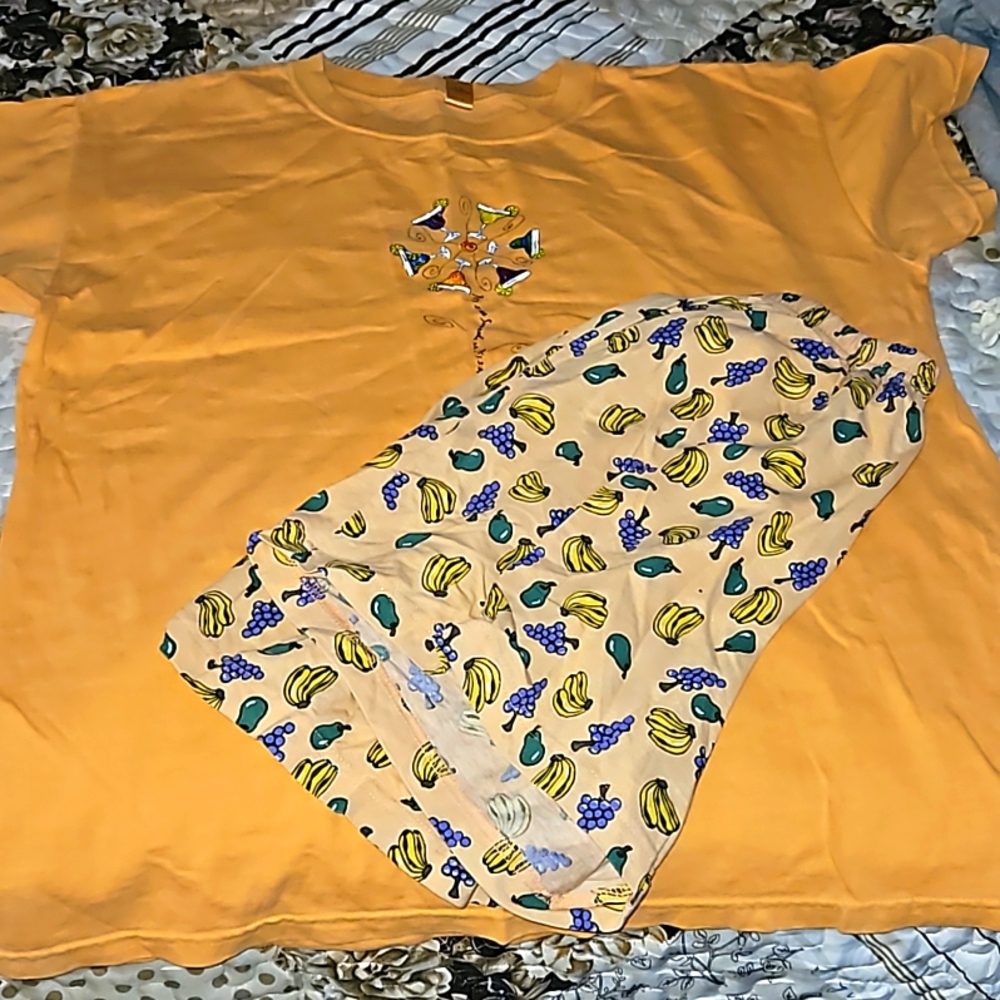 Roundy bay  shorts and orange cotton shirt